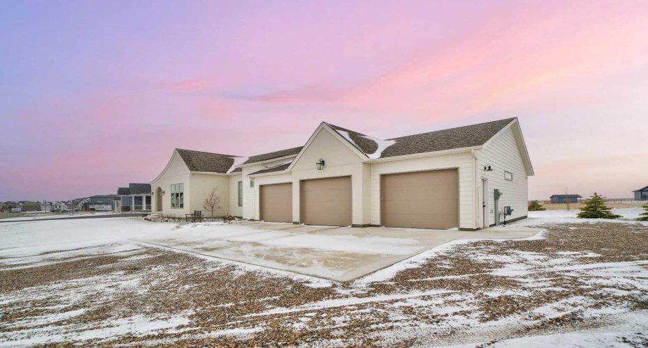 5 Quarry Bank Road, Raymond, Alberta T0K 2S0, 5 Bedrooms Bedrooms, ,3 BathroomsBathrooms,Residential,For Sale,Quarry Bank,A2300382