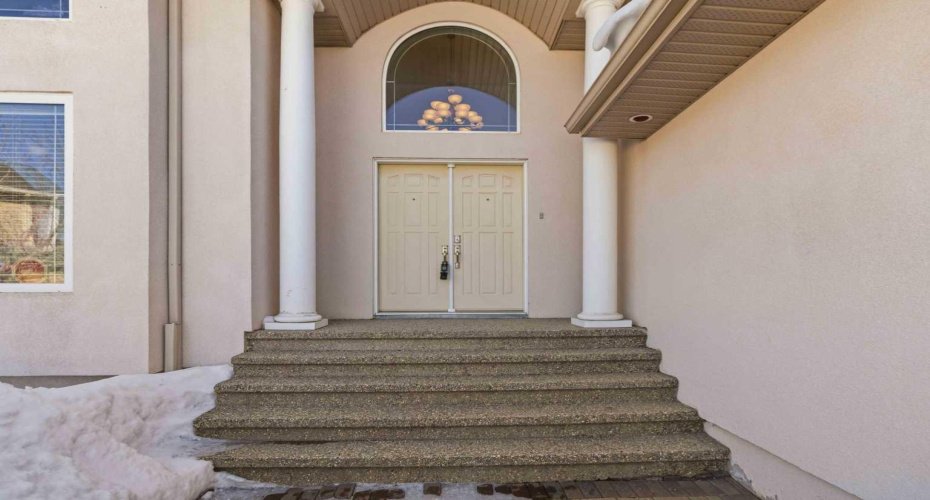 Stunning Grand Entrance