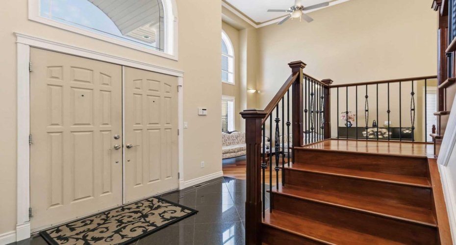 Huge Foyer