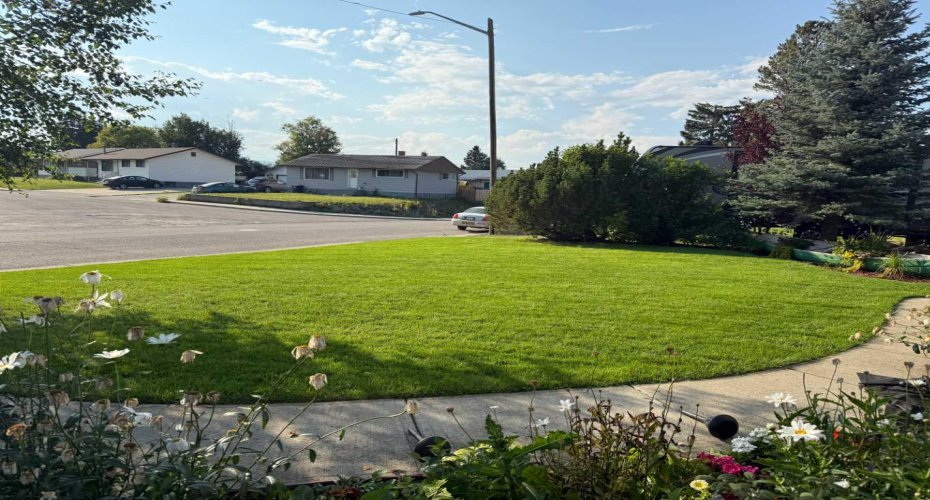 107 Simpson Street, Hinton, Alberta T7V 1C2, 5 Bedrooms Bedrooms, ,2 BathroomsBathrooms,Residential,For Sale,Simpson,A2301358