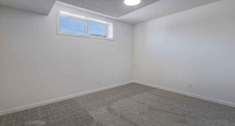 47 Lewisburg Manor, Calgary, Alberta T3P 2N7, 6 Bedrooms Bedrooms, ,4 BathroomsBathrooms,Residential,For Sale,Lewisburg,A2301813