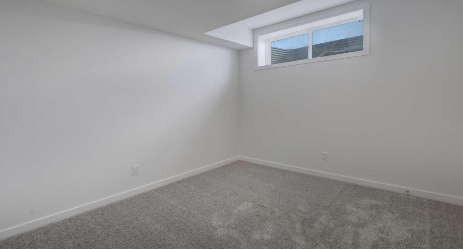 47 Lewisburg Manor, Calgary, Alberta T3P 2N7, 6 Bedrooms Bedrooms, ,4 BathroomsBathrooms,Residential,For Sale,Lewisburg,A2301813