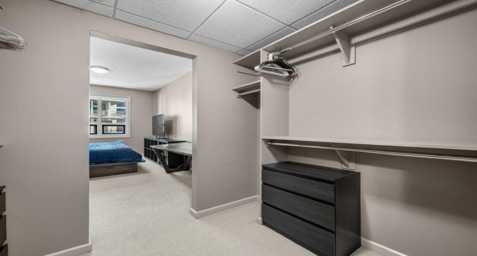 210 15 Avenue, Calgary, Alberta T2G 0B5, 2 Bedrooms Bedrooms, ,2 BathroomsBathrooms,Residential,For Sale,15,A2301941