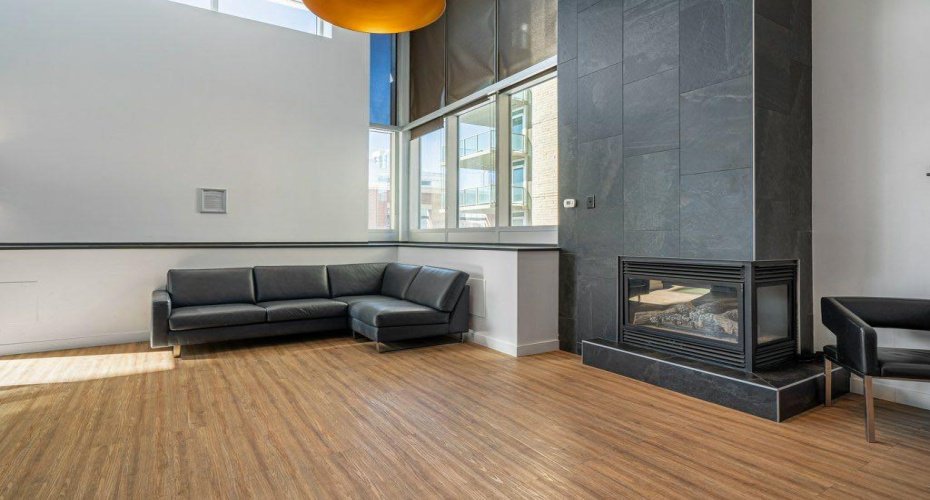 210 15 Avenue, Calgary, Alberta T2G 0B5, 2 Bedrooms Bedrooms, ,2 BathroomsBathrooms,Residential,For Sale,15,A2301941