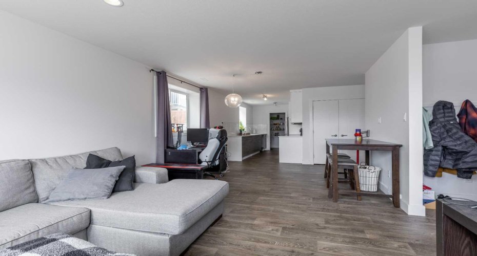 784 Coalbrook Close, Lethbridge, Alberta T1J 5M9, 5 Bedrooms Bedrooms, ,4 BathroomsBathrooms,Residential,For Sale,Coalbrook,A2302027