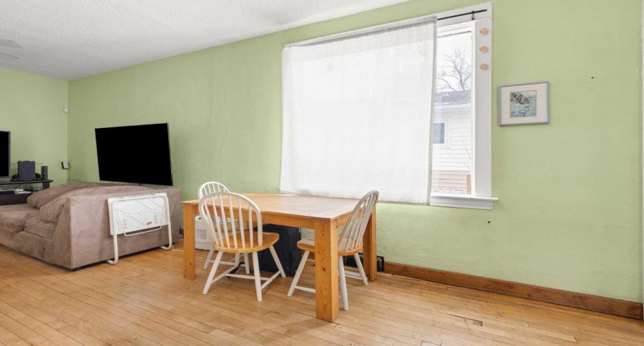 471 10 Street, Medicine Hat, Alberta T1A1R2, 3 Bedrooms Bedrooms, ,1 BathroomBathrooms,Residential,For Sale,10,A2302095