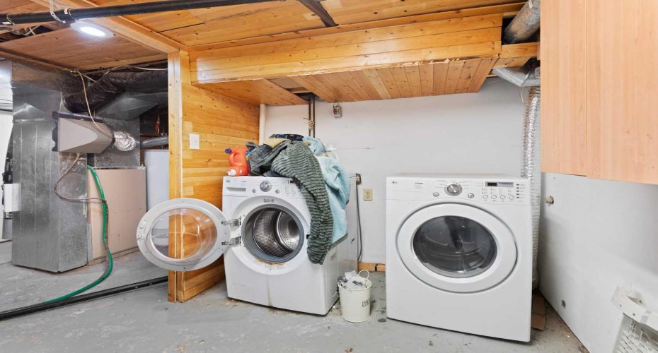 471 10 Street, Medicine Hat, Alberta T1A1R2, 3 Bedrooms Bedrooms, ,1 BathroomBathrooms,Residential,For Sale,10,A2302095