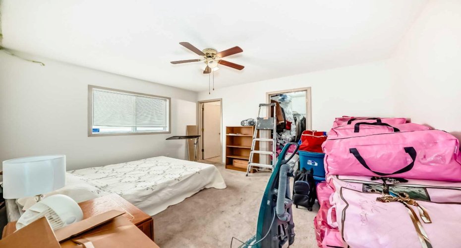 193 Somerset Drive, Calgary, Alberta T2Y3K2, 4 Bedrooms Bedrooms, ,3 BathroomsBathrooms,Residential,For Sale,Somerset,A2302301