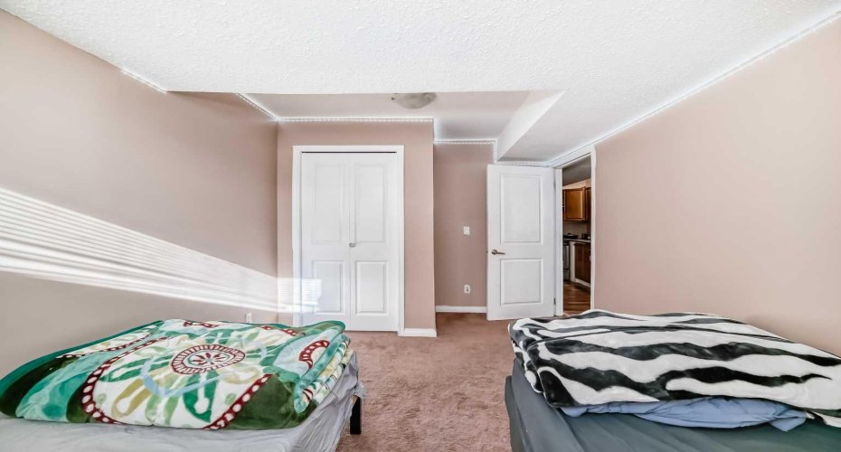 36 Saddleland Court, Calgary, Alberta T3J5J5, 7 Bedrooms Bedrooms, ,4 BathroomsBathrooms,Residential,For Sale,Saddleland,A2302306