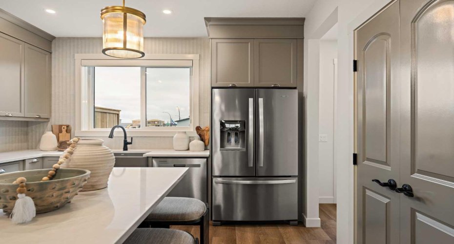 193 Silver Spruce Road, Calgary, Alberta T2X 6L3, 3 Bedrooms Bedrooms, ,3 BathroomsBathrooms,Residential,For Sale,Silver Spruce,A2302366