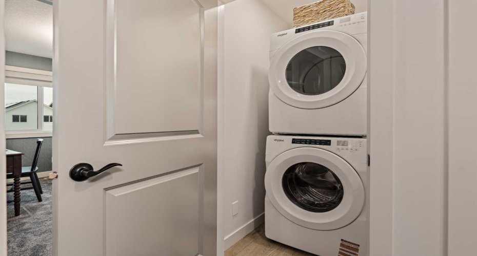 193 Silver Spruce Road, Calgary, Alberta T2X 6L3, 3 Bedrooms Bedrooms, ,3 BathroomsBathrooms,Residential,For Sale,Silver Spruce,A2302366