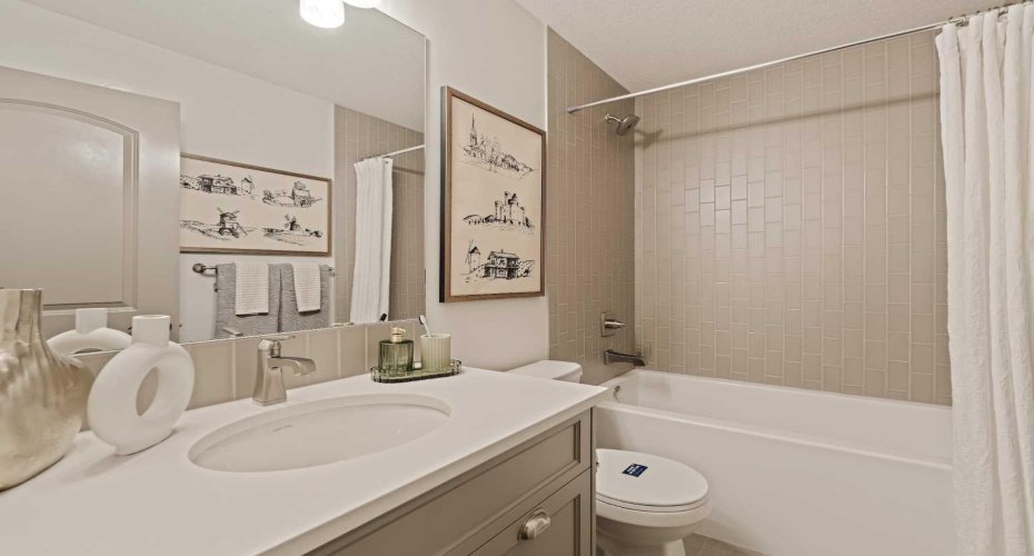 193 Silver Spruce Road, Calgary, Alberta T2X 6L3, 3 Bedrooms Bedrooms, ,3 BathroomsBathrooms,Residential,For Sale,Silver Spruce,A2302366