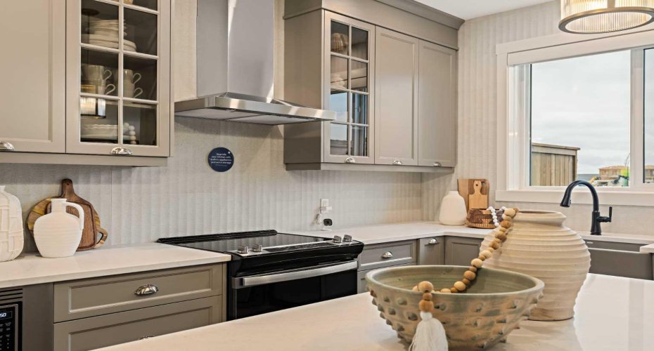 193 Silver Spruce Road, Calgary, Alberta T2X 6L3, 3 Bedrooms Bedrooms, ,3 BathroomsBathrooms,Residential,For Sale,Silver Spruce,A2302366