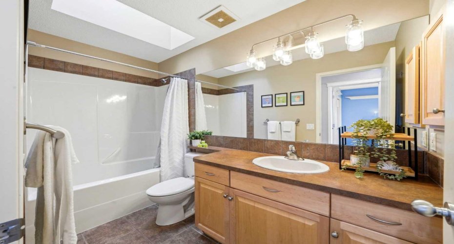 101 Cougarstone Manor, Calgary, Alberta T3H5N5, 3 Bedrooms Bedrooms, ,3 BathroomsBathrooms,Residential,For Sale,Cougarstone,A2302495