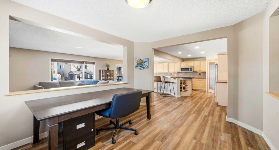 101 Cougarstone Manor, Calgary, Alberta T3H5N5, 3 Bedrooms Bedrooms, ,3 BathroomsBathrooms,Residential,For Sale,Cougarstone,A2302495