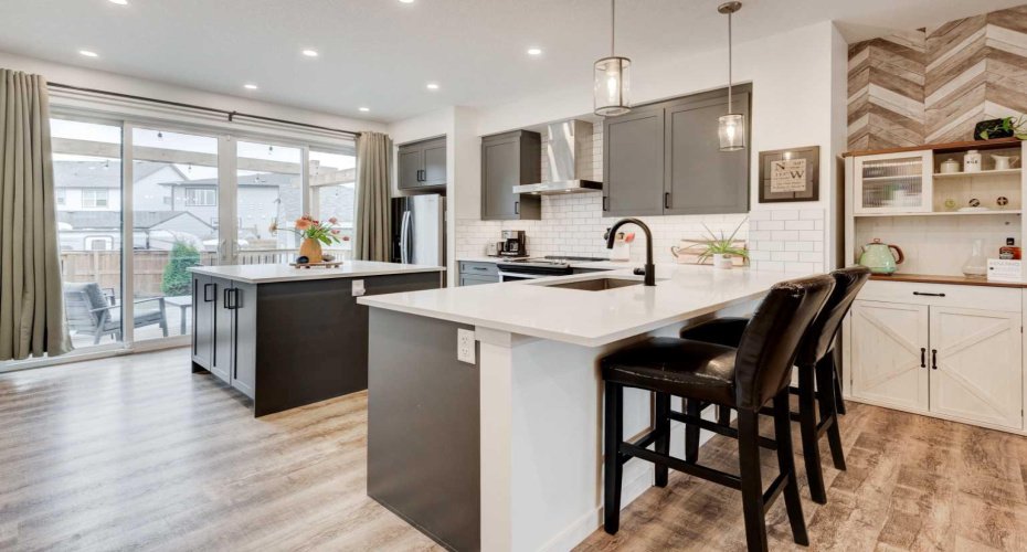 146 Magnolia Square, Calgary, Alberta T3M 2W5, 4 Bedrooms Bedrooms, ,4 BathroomsBathrooms,Residential,For Sale,Magnolia,A2302512