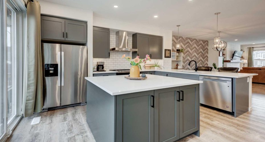 146 Magnolia Square, Calgary, Alberta T3M 2W5, 4 Bedrooms Bedrooms, ,4 BathroomsBathrooms,Residential,For Sale,Magnolia,A2302512