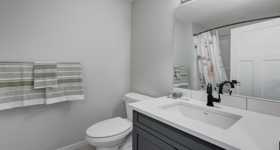 Full bathroom on the upper level