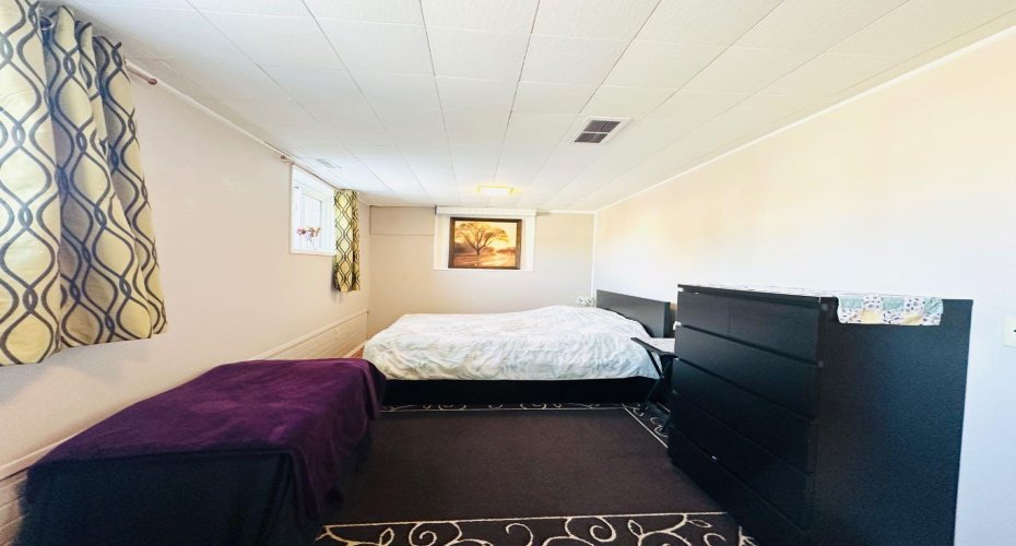 15 Pinecliff Close, Calgary, Alberta T1Y 4N3, 3 Bedrooms Bedrooms, ,2 BathroomsBathrooms,Residential,For Sale,Pinecliff,A2302671