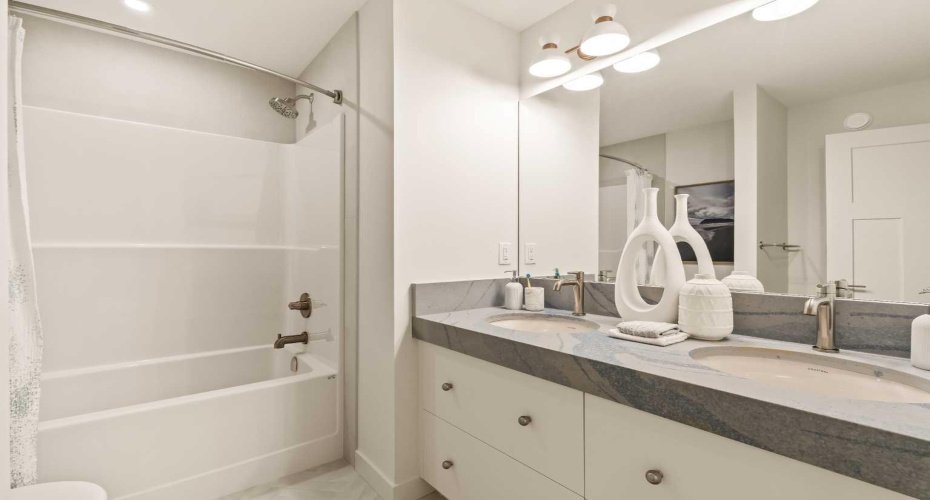 103 Silver Spruce Grove, Calgary, Alberta T2X 5M1, 3 Bedrooms Bedrooms, ,4 BathroomsBathrooms,Residential,For Sale,Silver Spruce,A2302713