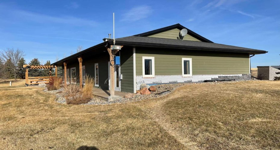 124025 Range Road 214, Picture Butte, Alberta T0K 1V0, 4 Bedrooms Bedrooms, ,3 BathroomsBathrooms,Residential,For Sale,Range Road 214,A2302760