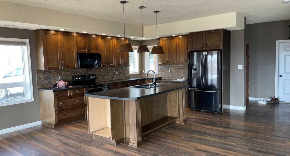 124025 Range Road 214, Picture Butte, Alberta T0K 1V0, 4 Bedrooms Bedrooms, ,3 BathroomsBathrooms,Residential,For Sale,Range Road 214,A2302760