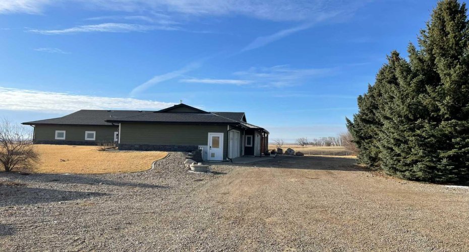 124025 Range Road 214, Picture Butte, Alberta T0K 1V0, 4 Bedrooms Bedrooms, ,3 BathroomsBathrooms,Residential,For Sale,Range Road 214,A2302760