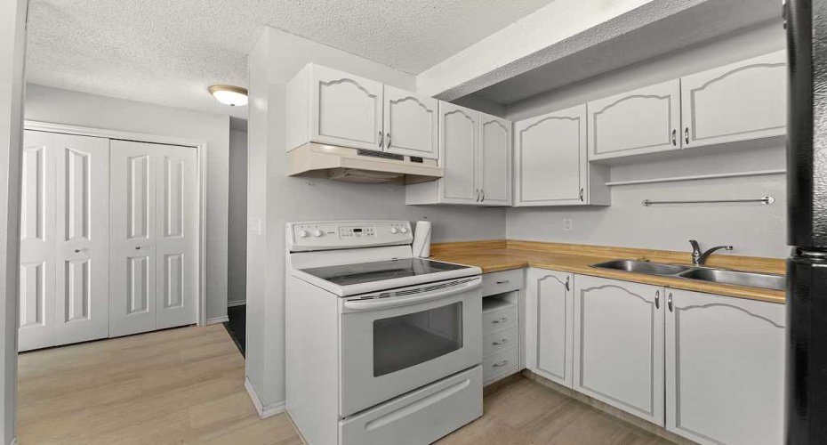 5520 1 Avenue, Calgary, Alberta T2A 5Z7, 3 Bedrooms Bedrooms, ,2 BathroomsBathrooms,Residential,For Sale,1,A2302865