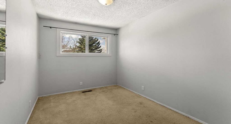 5520 1 Avenue, Calgary, Alberta T2A 5Z7, 3 Bedrooms Bedrooms, ,2 BathroomsBathrooms,Residential,For Sale,1,A2302865