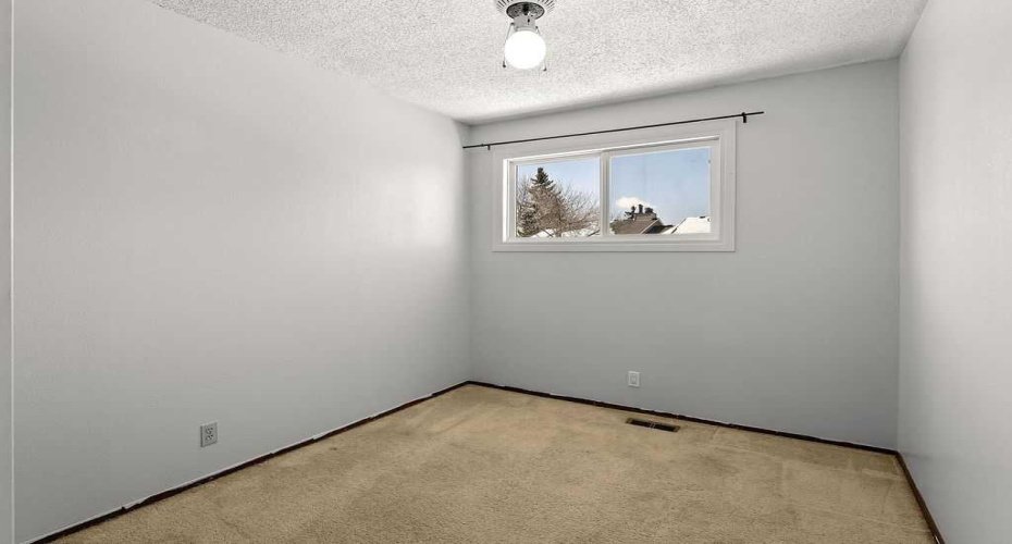 5520 1 Avenue, Calgary, Alberta T2A 5Z7, 3 Bedrooms Bedrooms, ,2 BathroomsBathrooms,Residential,For Sale,1,A2302865