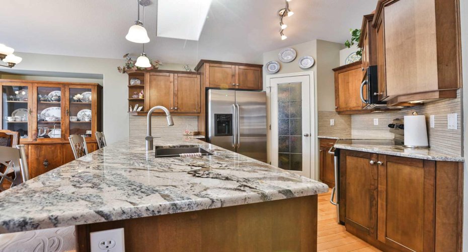 91 Fairmont Point, Lethbridge, Alberta T1K 7W8, 3 Bedrooms Bedrooms, ,3 BathroomsBathrooms,Residential,For Sale,Fairmont,A2302875