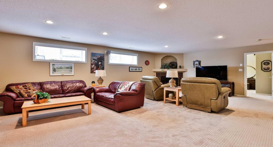 91 Fairmont Point, Lethbridge, Alberta T1K 7W8, 3 Bedrooms Bedrooms, ,3 BathroomsBathrooms,Residential,For Sale,Fairmont,A2302875