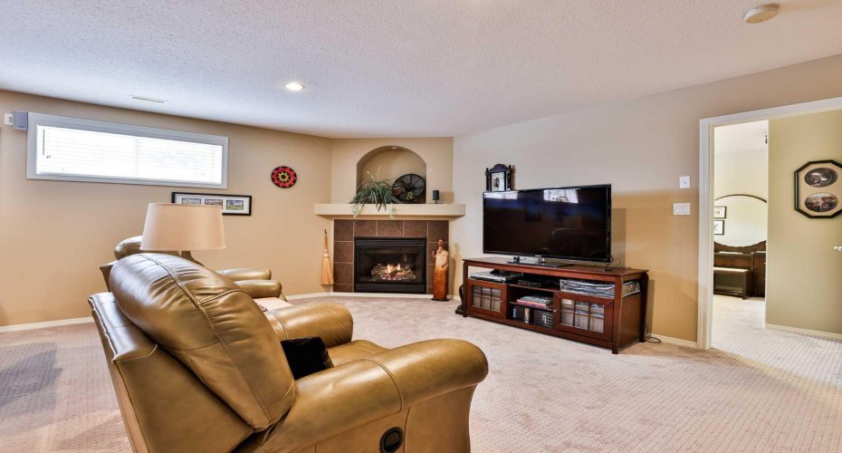 91 Fairmont Point, Lethbridge, Alberta T1K 7W8, 3 Bedrooms Bedrooms, ,3 BathroomsBathrooms,Residential,For Sale,Fairmont,A2302875