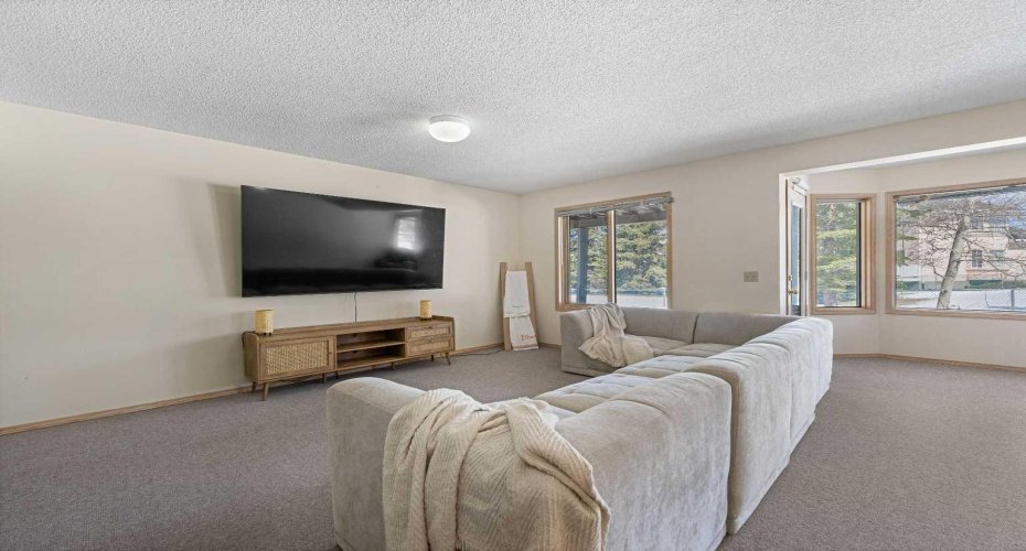 251 Hampshire Place, Calgary, Alberta T3A 4Y7, 5 Bedrooms Bedrooms, ,4 BathroomsBathrooms,Residential,For Sale,Hampshire,A2302879