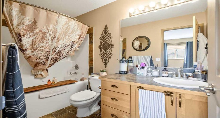 49 Spring Meadows Bay, Okotoks, Alberta T1S2G8, 2 Bedrooms Bedrooms, ,4 BathroomsBathrooms,Residential,For Sale,Spring Meadows,A2302953