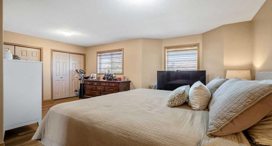 49 Spring Meadows Bay, Okotoks, Alberta T1S2G8, 2 Bedrooms Bedrooms, ,4 BathroomsBathrooms,Residential,For Sale,Spring Meadows,A2302953