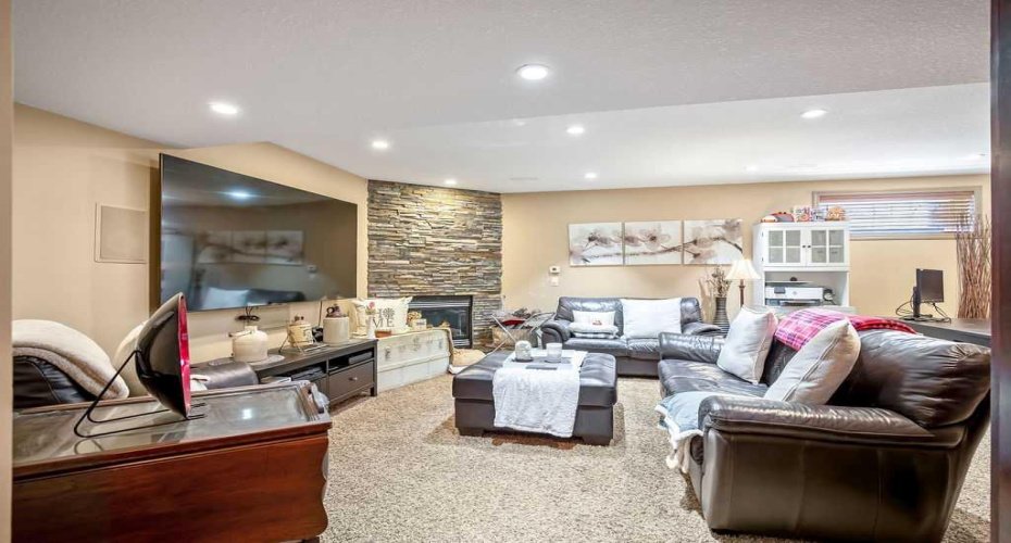 49 Spring Meadows Bay, Okotoks, Alberta T1S2G8, 2 Bedrooms Bedrooms, ,4 BathroomsBathrooms,Residential,For Sale,Spring Meadows,A2302953