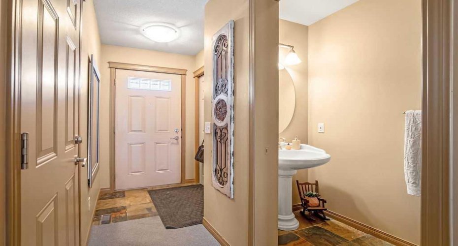 49 Spring Meadows Bay, Okotoks, Alberta T1S2G8, 2 Bedrooms Bedrooms, ,4 BathroomsBathrooms,Residential,For Sale,Spring Meadows,A2302953