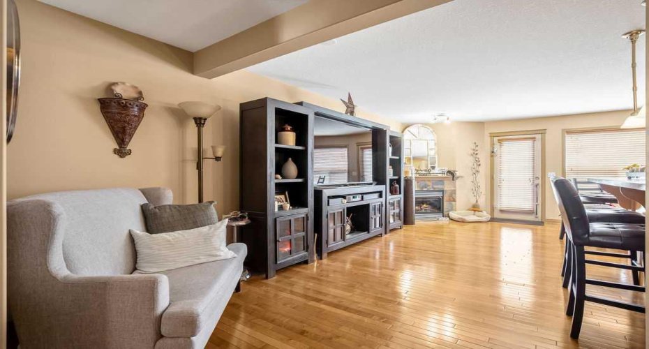 49 Spring Meadows Bay, Okotoks, Alberta T1S2G8, 2 Bedrooms Bedrooms, ,4 BathroomsBathrooms,Residential,For Sale,Spring Meadows,A2302953