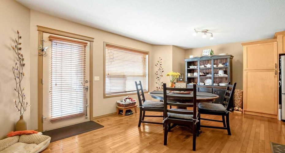 49 Spring Meadows Bay, Okotoks, Alberta T1S2G8, 2 Bedrooms Bedrooms, ,4 BathroomsBathrooms,Residential,For Sale,Spring Meadows,A2302953