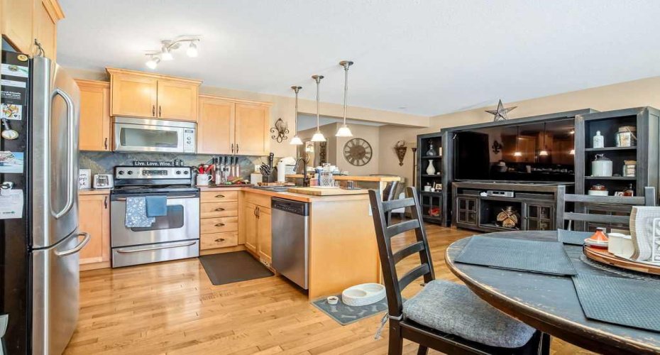 49 Spring Meadows Bay, Okotoks, Alberta T1S2G8, 2 Bedrooms Bedrooms, ,4 BathroomsBathrooms,Residential,For Sale,Spring Meadows,A2302953