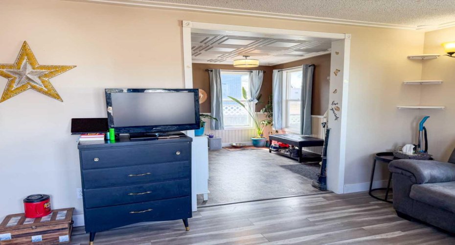 6834 59 Avenue, Red Deer, Alberta T4P 1C9, 2 Bedrooms Bedrooms, ,1 BathroomBathrooms,Mobile,For Sale,59,A2302995