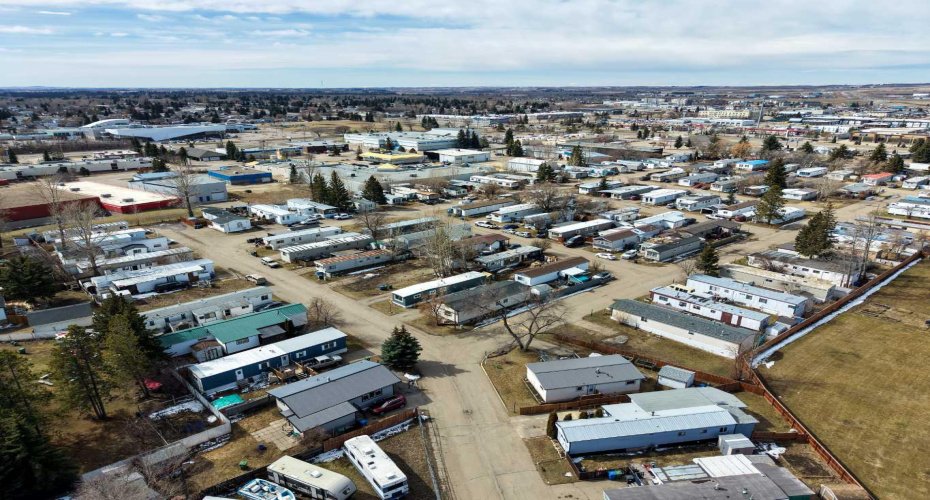 6834 59 Avenue, Red Deer, Alberta T4P 1C9, 2 Bedrooms Bedrooms, ,1 BathroomBathrooms,Mobile,For Sale,59,A2302995