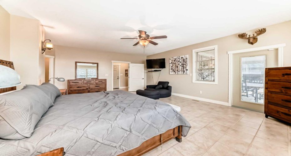 232 Canal Street, Rural Ponoka County, Alberta T0C 2J0, 5 Bedrooms Bedrooms, ,3 BathroomsBathrooms,Residential,For Sale,Canal,A2303009