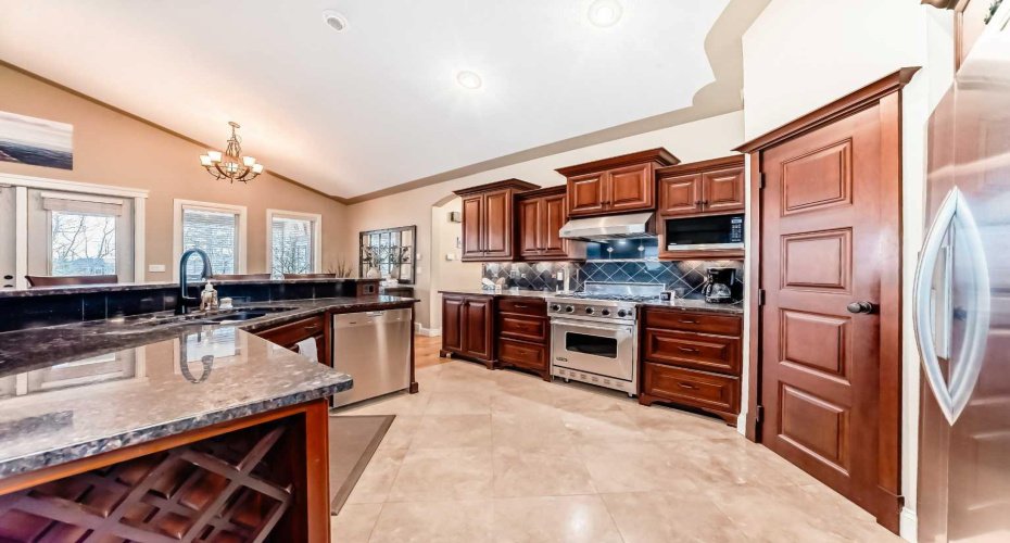 232 Canal Street, Rural Ponoka County, Alberta T0C 2J0, 5 Bedrooms Bedrooms, ,3 BathroomsBathrooms,Residential,For Sale,Canal,A2303009