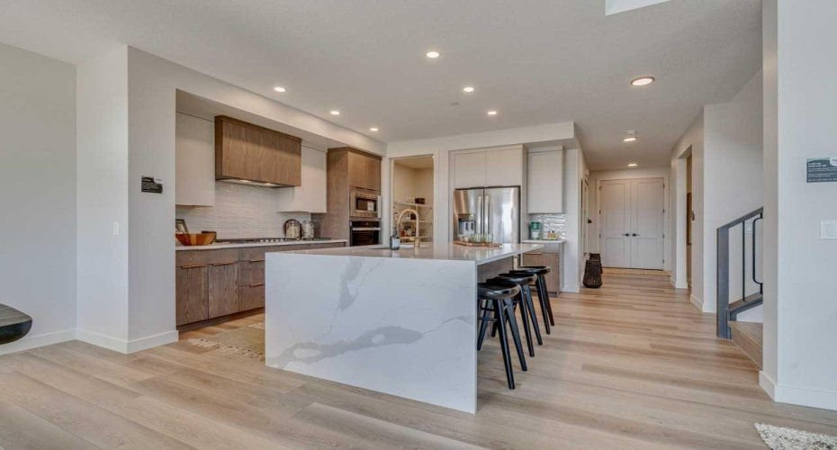 39 Hotchkiss Avenue, Calgary, Alberta T3S 0T5, 4 Bedrooms Bedrooms, ,3 BathroomsBathrooms,Residential,For Sale,Hotchkiss,A2303030