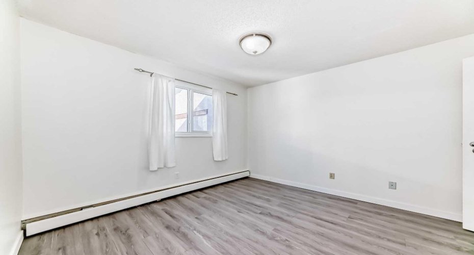 1703 11 Avenue, Calgary, Alberta T3C 0N5, 1 Bedroom Bedrooms, ,1 BathroomBathrooms,Residential,For Sale,11,A2303043