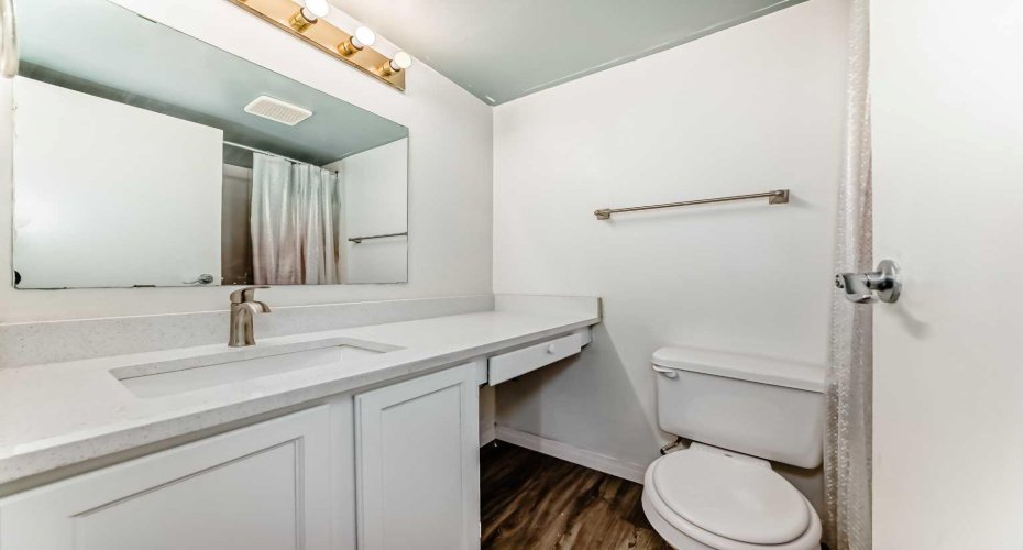 1703 11 Avenue, Calgary, Alberta T3C 0N5, 1 Bedroom Bedrooms, ,1 BathroomBathrooms,Residential,For Sale,11,A2303043