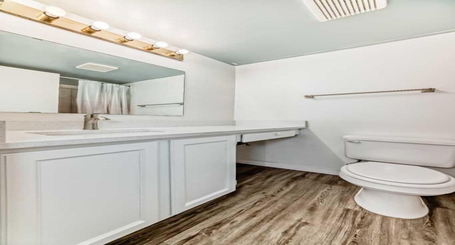 1703 11 Avenue, Calgary, Alberta T3C 0N5, 1 Bedroom Bedrooms, ,1 BathroomBathrooms,Residential,For Sale,11,A2303043