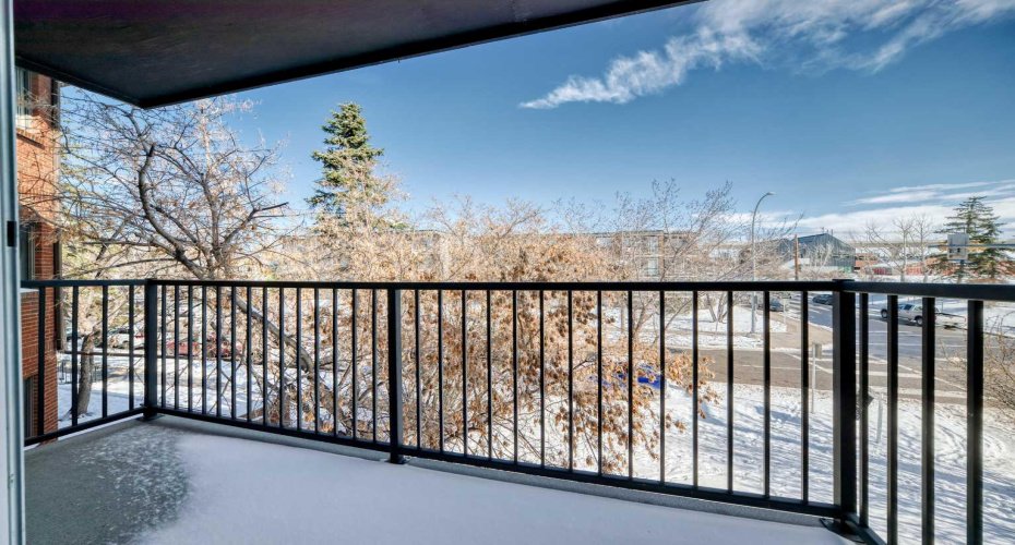 1703 11 Avenue, Calgary, Alberta T3C 0N5, 1 Bedroom Bedrooms, ,1 BathroomBathrooms,Residential,For Sale,11,A2303043